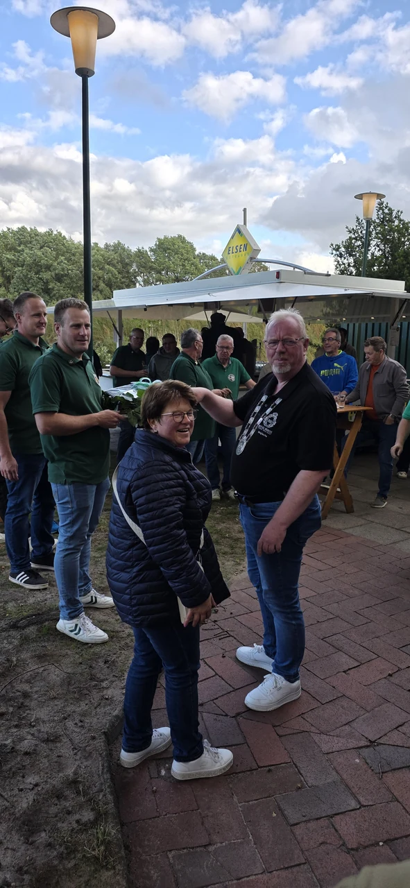 Herzliche Begrüßung vor dem Ausschank am Nachmittag